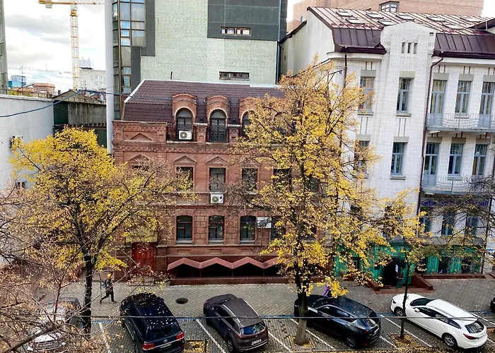 Історія Міста В Сучасності Завжди Зі Світлом